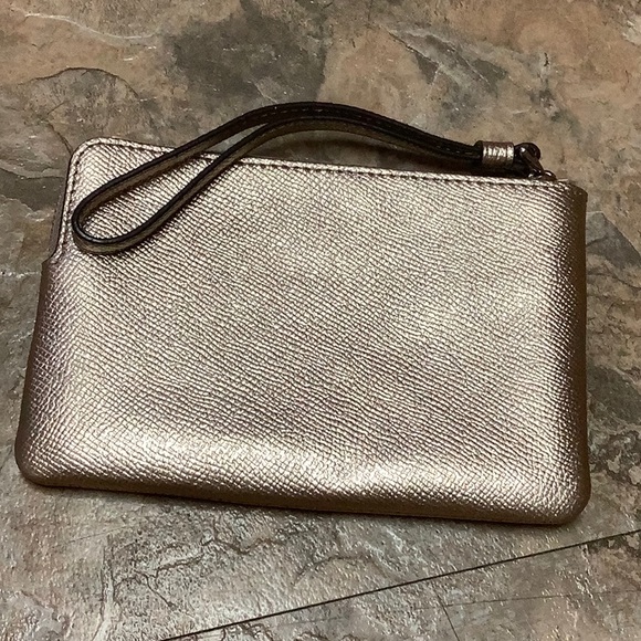 Gold metallic Coach zip corner wallet - Picture 2 of 5
